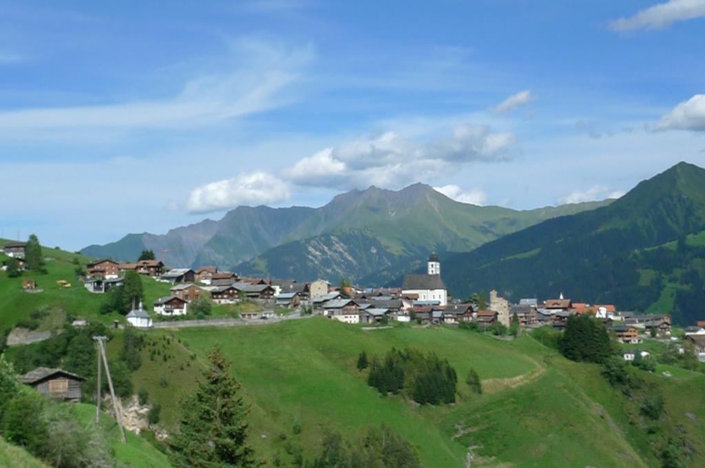 Hotel Alpina Lumbrein Екстер'єр фото